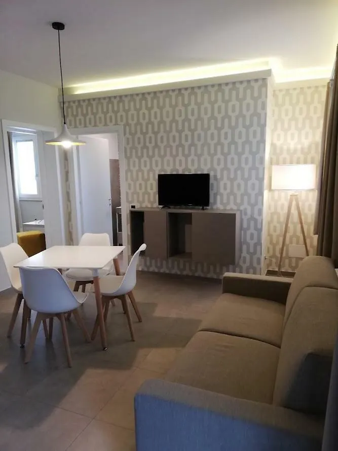 Suite Expo Verona 0*,